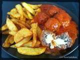 Boulettes de viande fourrées au fromage en sauce tomate