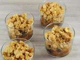 Crumble automnal: pommes, pruneaux, cannelle