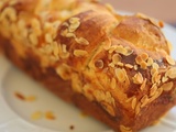 Brioche tressée aux amandes