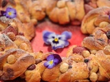 Brioche tressée aux fruits rouges