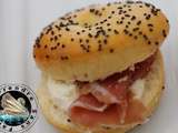 Mini bagels au jambon sec