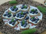 Toasts de seigle à la crème de Saint Agur