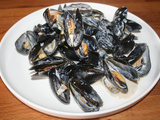 Moules à la crème, au thym et au romarin