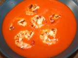 Nage de gambas marinées ail et thym à la plancha sur gaspacho