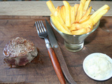 Tournedos à la béarnaise grillé à la plancha et frites