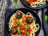 Boulettes d’aubergine & spaghetti à la sauce tomate