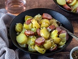 Poêlée de pommes de terre, poireaux et saucisses fumées