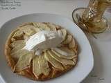 Tarte fine aux pommes, caramel beurre salé et chantilly