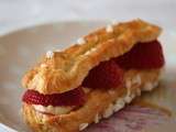 Eclairs aux fraises, crème mousseline, gelée de framboises