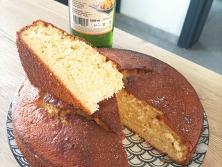 Gâteau au fromage blanc et eau de fleur d 'oranger