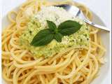 Spaghettis au Pesto de courgettes, sésame et pignons