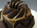 Bundt cake au chocolat, sauce caramel