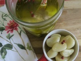 Ail confit à l'huile et aromates