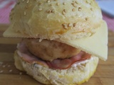 Burgers au poulet, bacon tomate et emmental