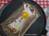 Crêpe/galette aux asperges, poitrine fumée, tomates séchées et œuf