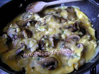 Omelette aux champignons de Paris et parmesan