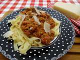 Tagliatelles, sauce aux viandes, courgette et fromage