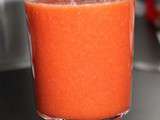 Jus de fruit pomme, orange et fraise