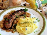 Saucisse de Toulouse sur sa compotée d'oignons et purée