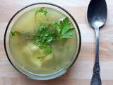 Soupe avec morceaux au bouillon détox