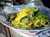 Tagliolini fraiches aux moules farcies au beurre d'ail et persil