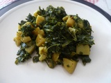 Alu Palak Kari , épinards et pommes de terre en cari, plat indien