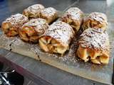 Apfelstrudel en individuel aux pommes raisins noix