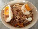 Soupe de Ramen au miso, porc, oeuf mollet et chanterelles