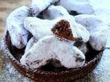 Biscuits en forme de croissant au chocolat et aux cacahuètes