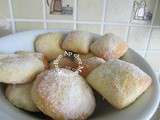 Gâteaux beignets briochés au four natures ou à la confiture maison et balade au petit bé à Saint Malo