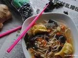 Bouillon asiatique {wakame et gyozas} parfumé au gingembre