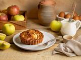 Tartelettes aux pommes caramélisées et au fromage à pâte molle