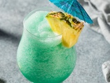 10 boissons au curaçao bleu (+ recettes de cocktails faciles)