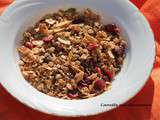 Granola au sirop d'érable, noisettes et cranberries