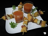 Brochettes melon, halloumi, jambon cru ; jus de légumes