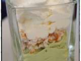 Verrine de mousse d'avocat surimi et chantilly