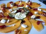 Carpaccio de melon au chèvre, chips de pancetta et de courgettes