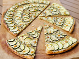 Tarte fine aux courgettes, moutarde à la salicorne, yaourt à la chèvre, pignons, truffe d'été...(Cathytutu, Défi Recette.de)