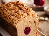 Cake au beurre de cacahuète, confit de framboise