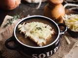 Soupe à l'oignon gratinée au cantal