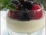 Panna cotta à la vanille et fruits rouges