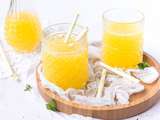 Jus detox d’ananas, eau de coco, menthe et gingembre