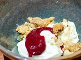 Fontainebleau, crumble au Comté aop, coulis de fruits rouges