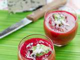 Gaspacho de betterave et fraise, pesto de Roquefort