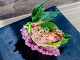 Tartare asiatique, kroepoek de tapioca à la betterave rouge