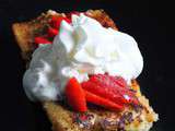 Brioche facon pain perdu, fraises et chantilly maison au siphon