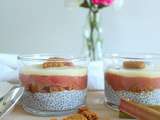 Parfaits de compotée de rhubarbe, graines de chia, speculoos et vanille (vegan)