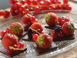 Mignardises chocolat et fruits rouges