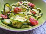 Tagliatelles de courgettes aux tomates séchées, ail et fines herbes