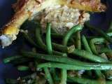 Cuisses de poulet à la moutarde avec des haricots verts et emincés d'oignon confits à la sauce de soja